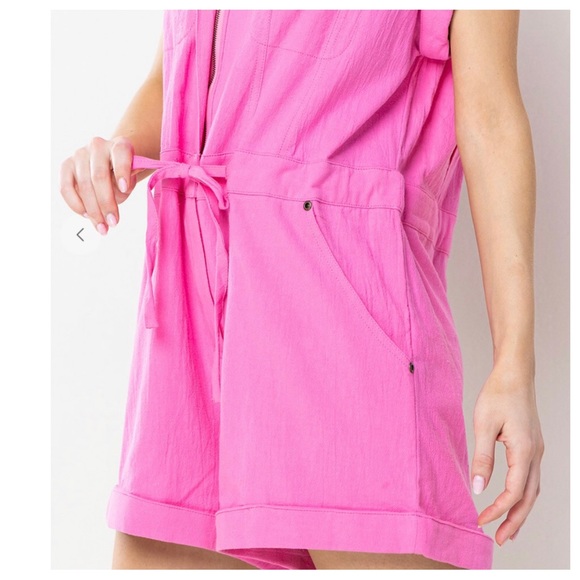 18 Linen Solid Pocket Detailed Romper - Picture 6 of 6